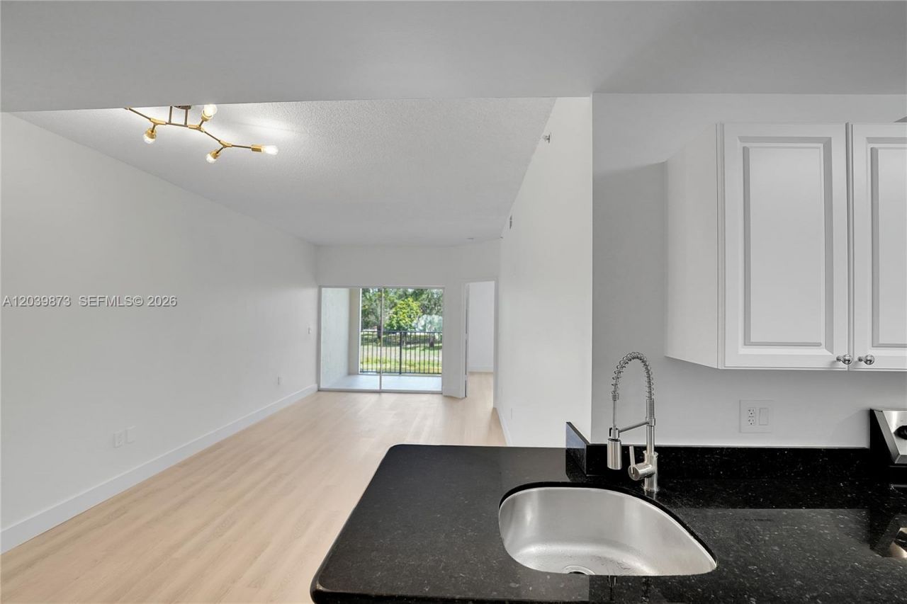 2020 Greenview Shores Blvd , Unit 109, Wellington, FL 33414 Photo