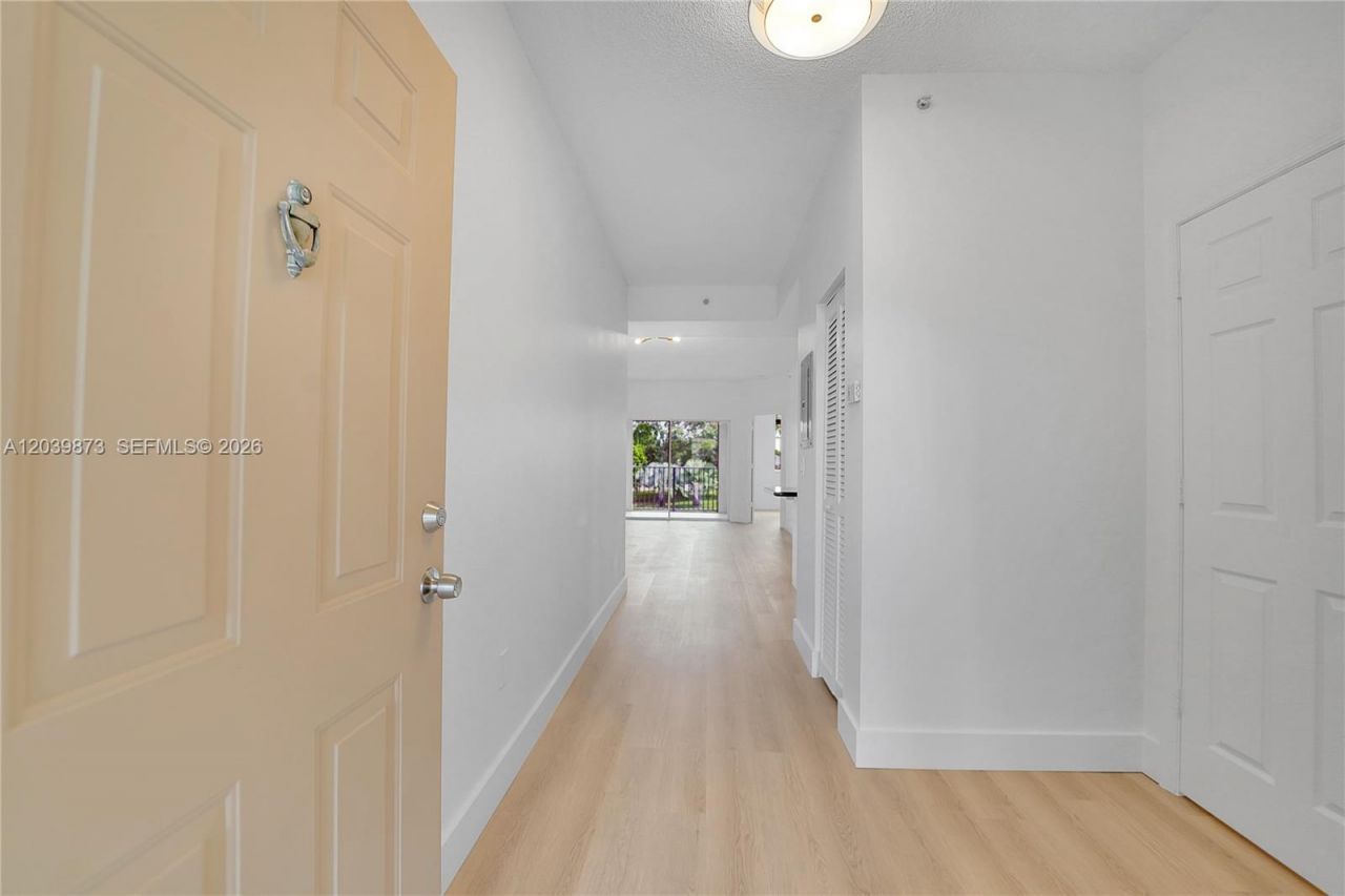 2020 Greenview Shores Blvd , Unit 109, Wellington, FL 33414 Photo