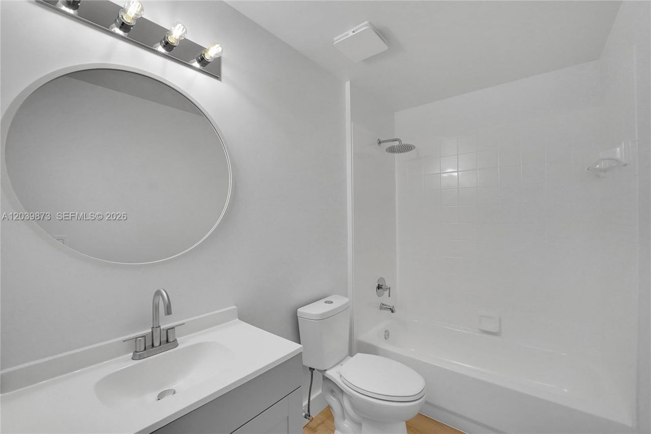 2020 Greenview Shores Blvd , Unit 109, Wellington, FL 33414 Photo