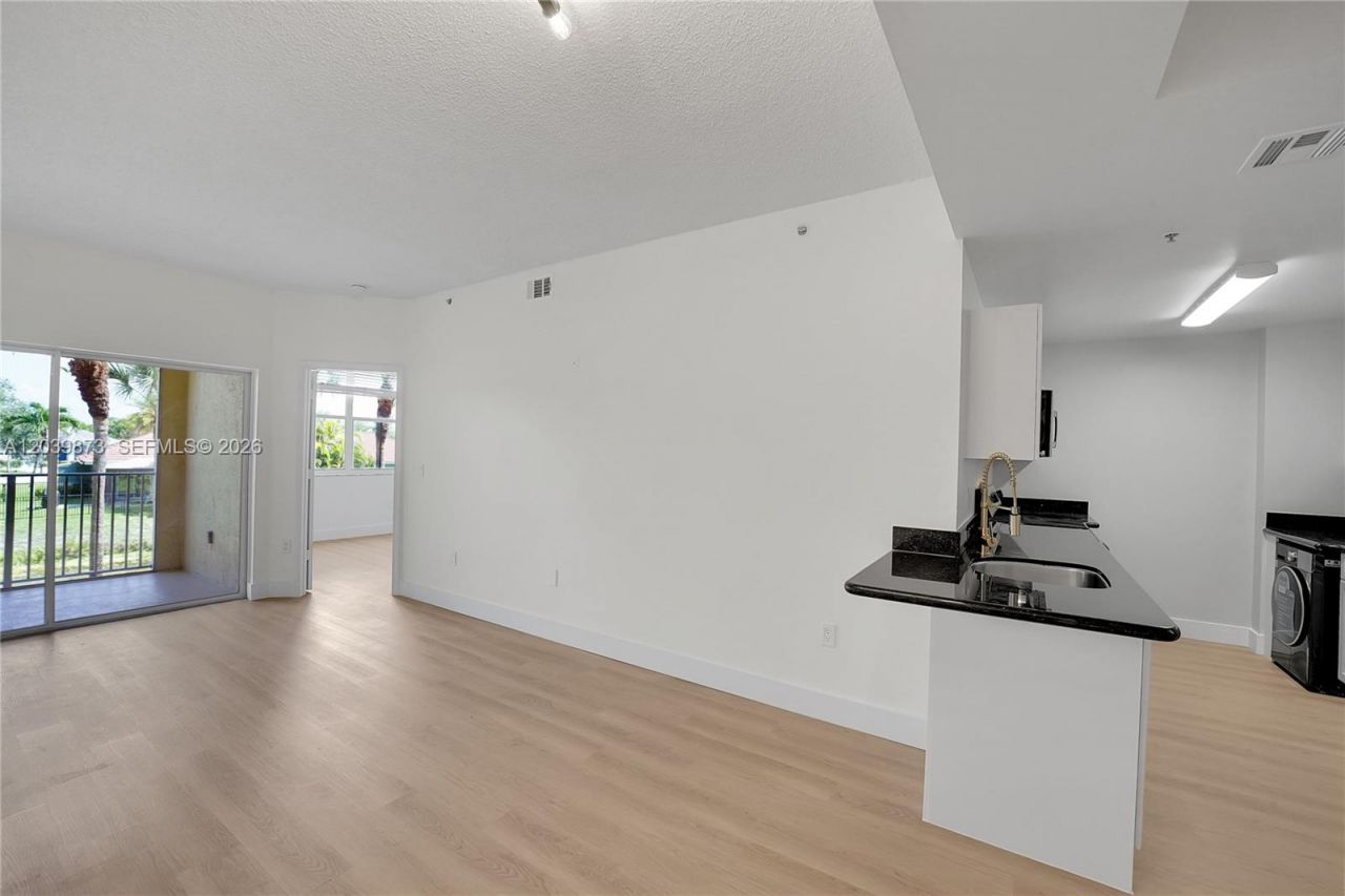 2020 Greenview Shores Blvd , Unit 109, Wellington, FL 33414 Photo