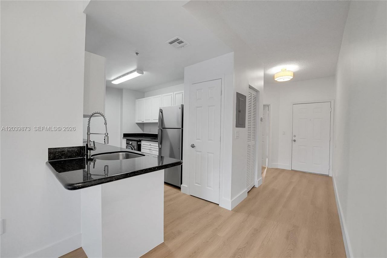 2020 Greenview Shores Blvd , Unit 109, Wellington, FL 33414 Photo