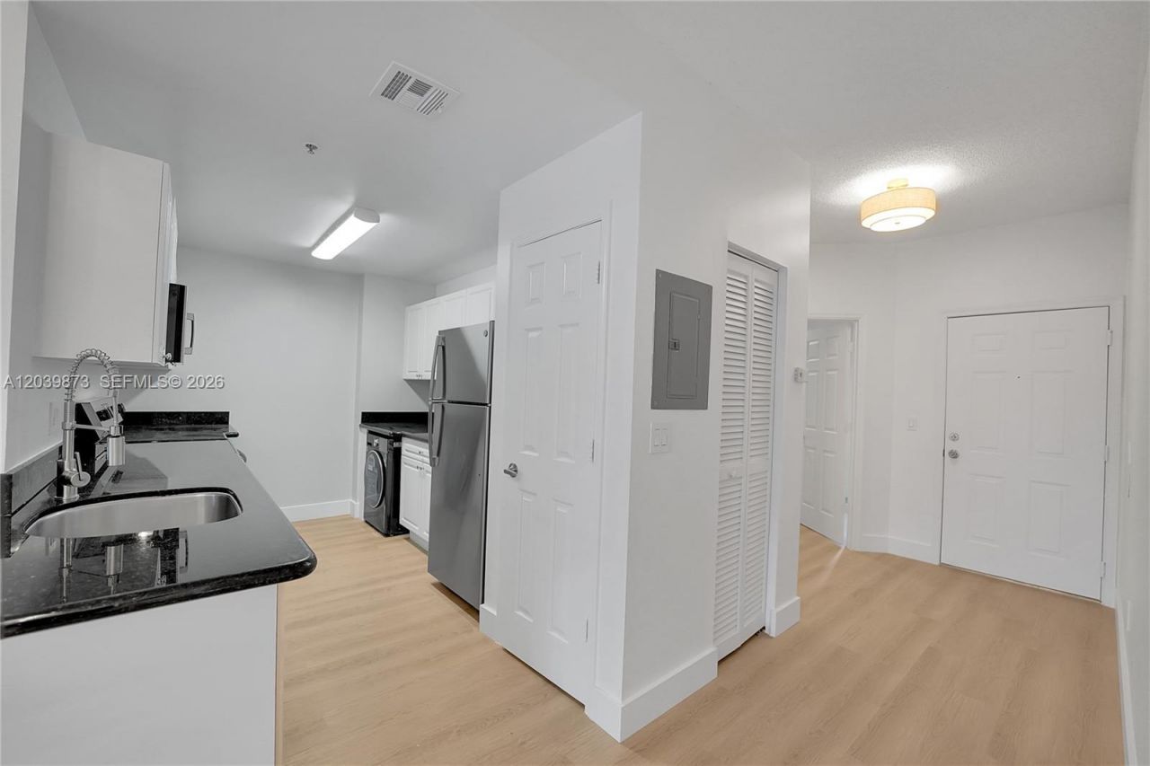 2020 Greenview Shores Blvd , Unit 109, Wellington, FL 33414 Photo