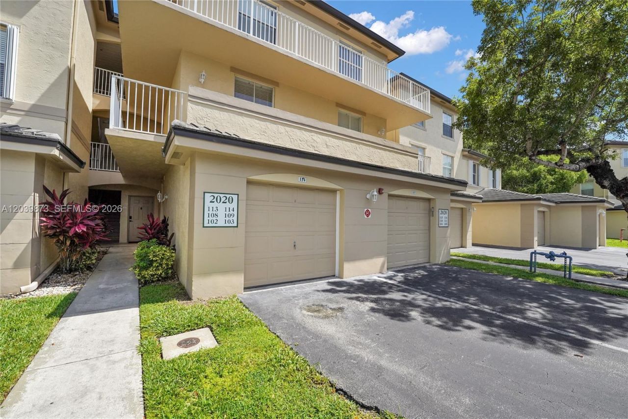 2020 Greenview Shores Blvd , Unit 109, Wellington, FL 33414 Photo