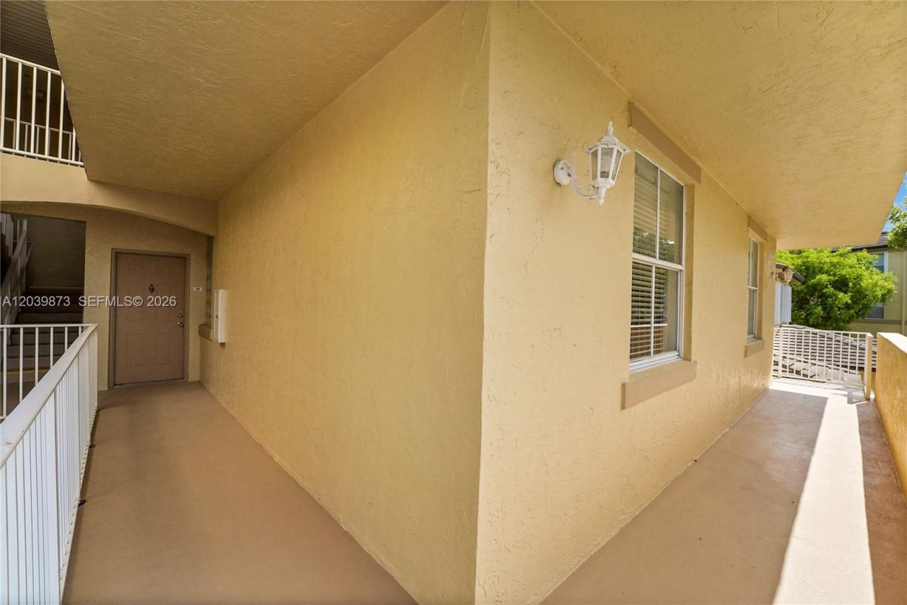 2020 Greenview Shores Blvd , Unit 109, Wellington, FL 33414 Photo