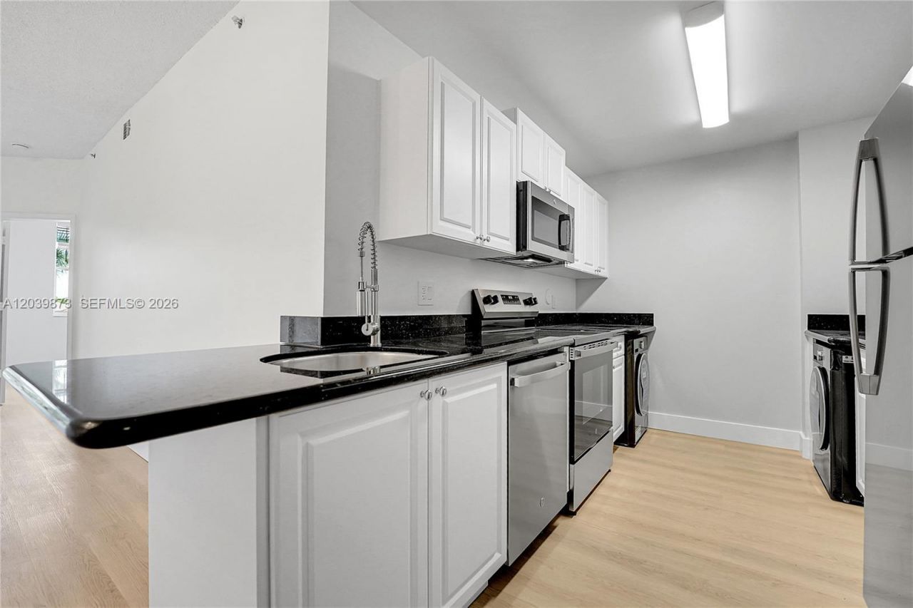 2020 Greenview Shores Blvd , Unit 109, Wellington, FL 33414 Photo