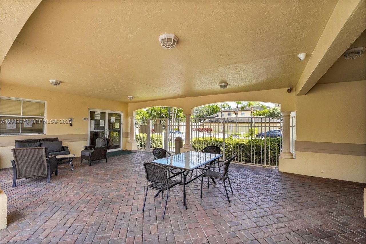 2020 Greenview Shores Blvd , Unit 109, Wellington, FL 33414 Photo