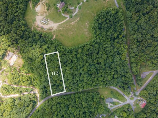 Lake Dr Lane, LaFollette, TN 37766