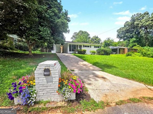 2559 Dale Creek Drive NW, Atlanta, GA 30318