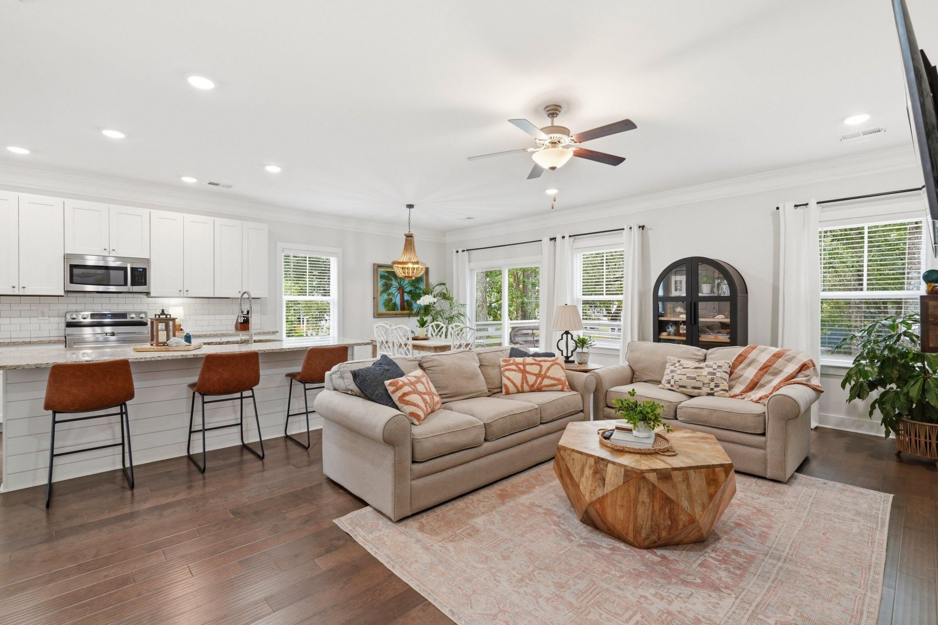 1319 Lucinda Street Photo 9