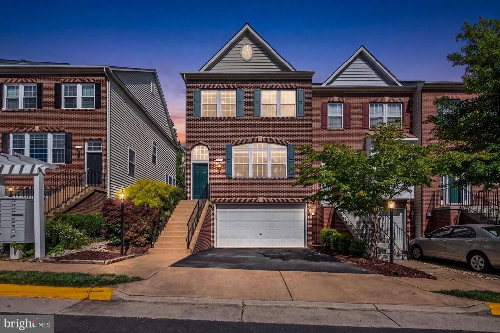 4165 Jeremy Grove, Fairfax, VA 22030 Main Photo