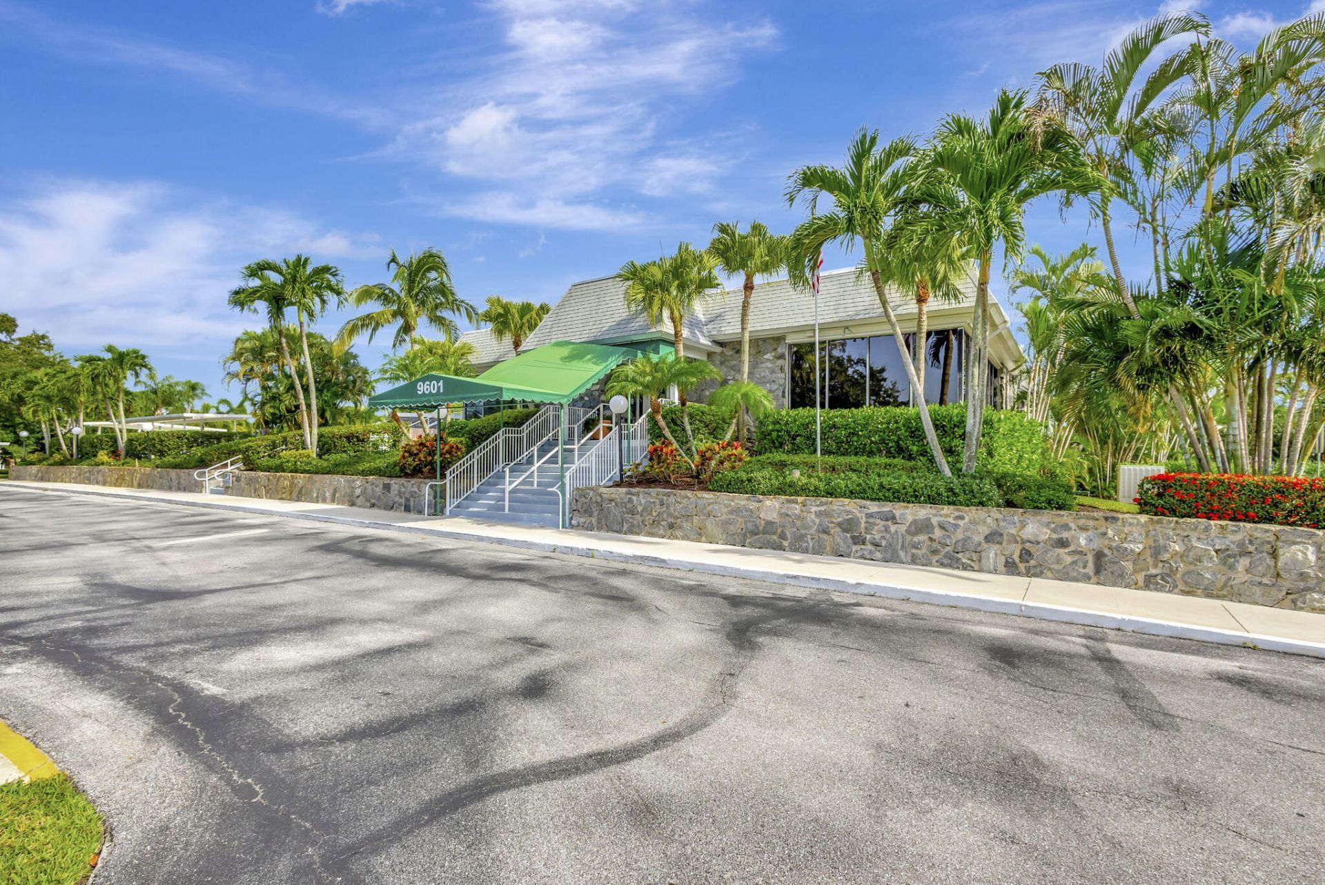 18081 SE Country Club Drive, Unit 9-83, Jupiter, FL 33469 Photo