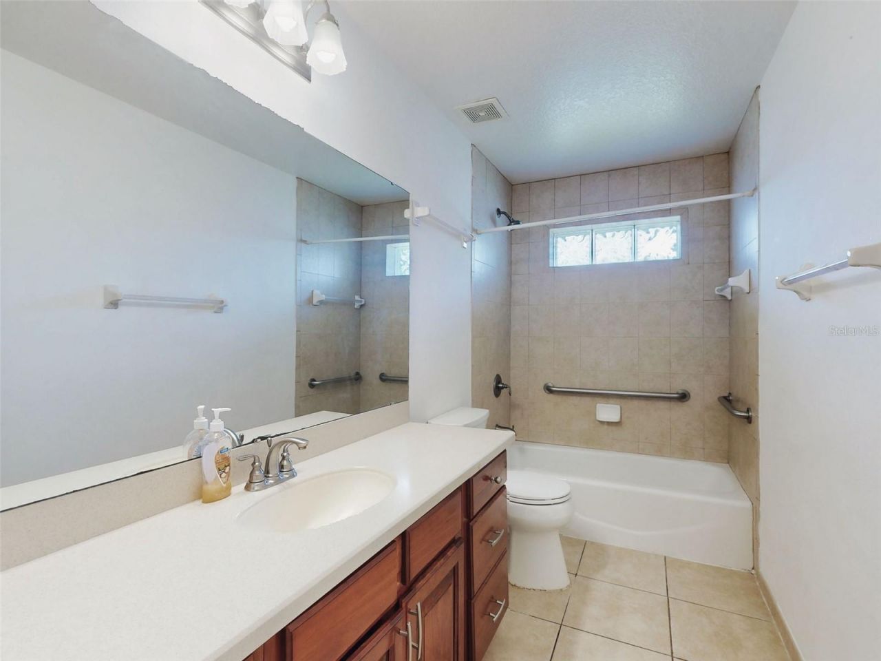 203 N Duss Street , New Smyrna Beach, FL 32168 Photo