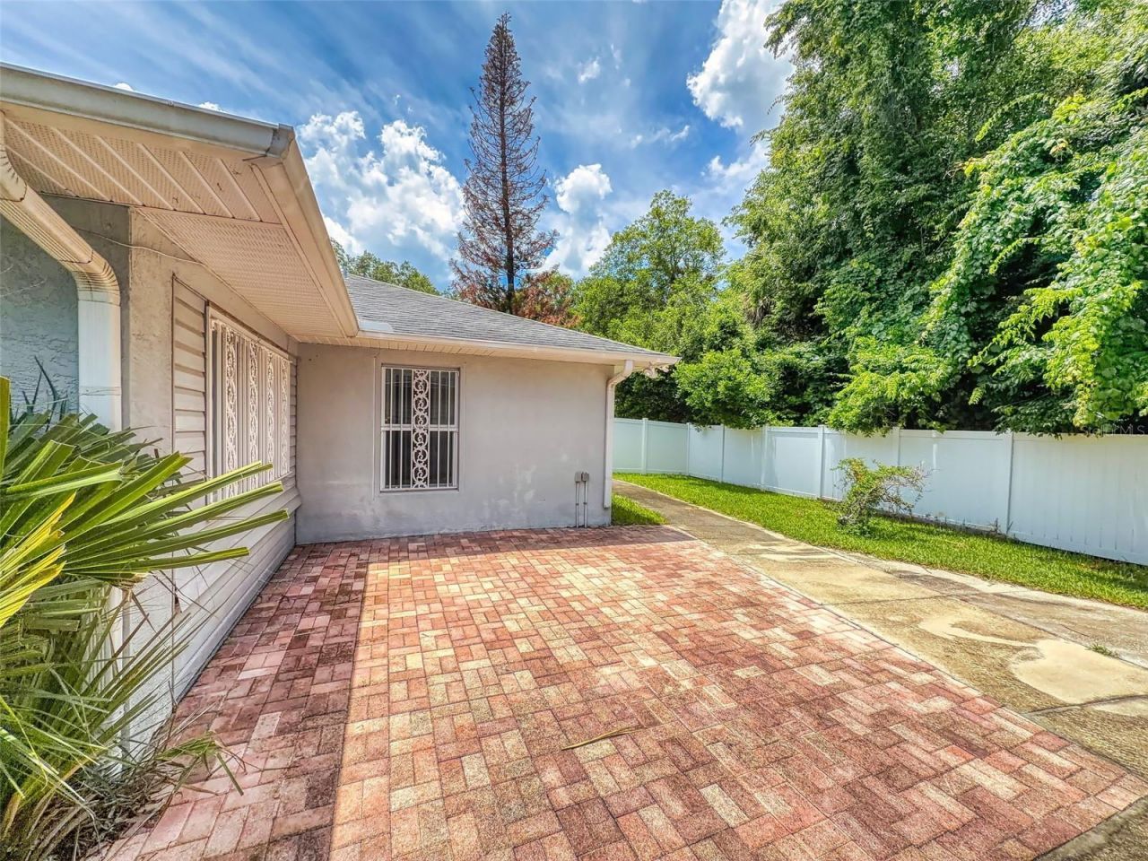 203 N Duss Street , New Smyrna Beach, FL 32168 Photo
