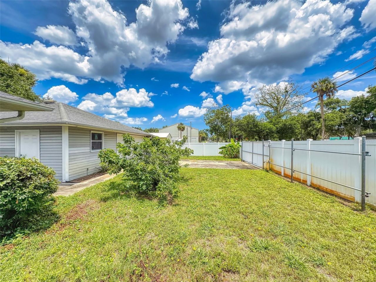 203 N Duss Street , New Smyrna Beach, FL 32168 Photo