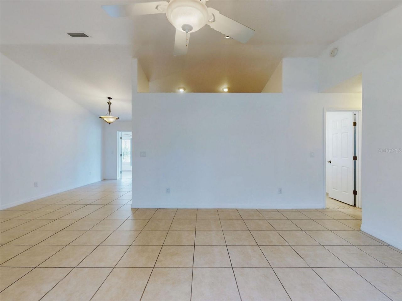 203 N Duss Street , New Smyrna Beach, FL 32168 Photo