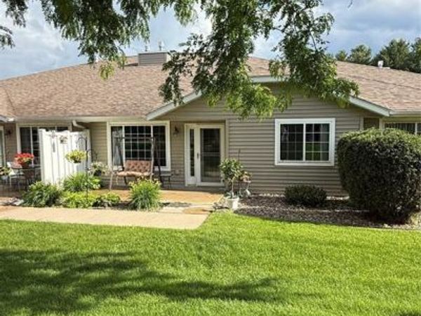 4222 W Robin Meadows Lane, Eau Claire, WI 54701