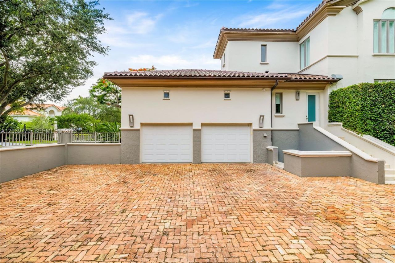 165 Paloma Dr, Coral Gables, FL 33143 Photo