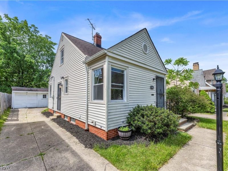 21106 Gardenview Drive, Maple Heights, OH 44137 Photo 2