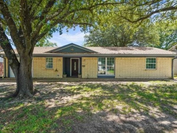1608 Leon Street, Kaufman, TX 75142
