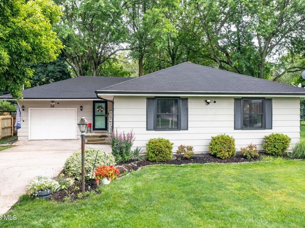 326 W 7th Street, Perrysburg, OH 43551