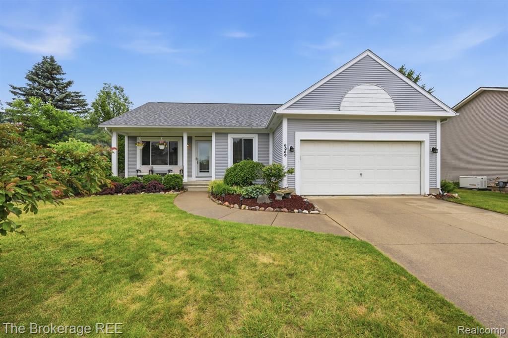 6060 Hearthside Place, Grand Blanc Township, MI 48439 Main Photo
