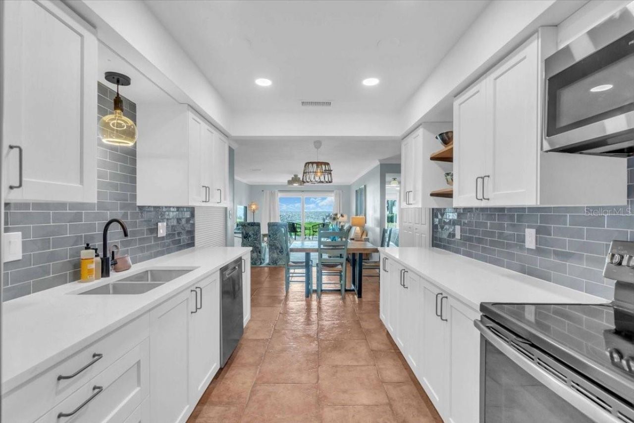 7300 Sunshine Skyway Lane S, Unit 107, Saint Petersburg, FL 33711 Photo