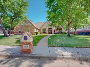 3925 Westway Terrace, Fort Worth, TX 76179