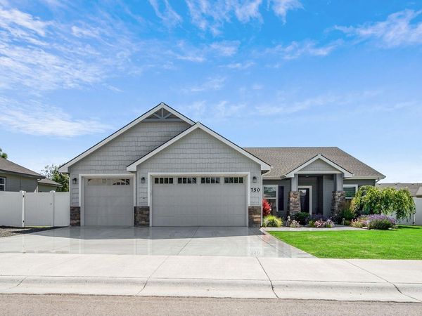 750 Zinnia St, Fruitland, ID 83619