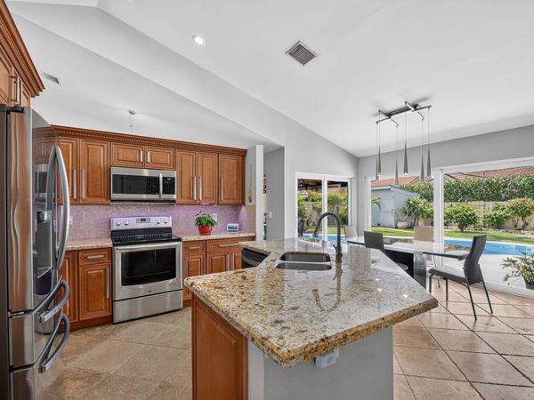 5817 Laurel Green Circle, Boynton Beach, FL 33437