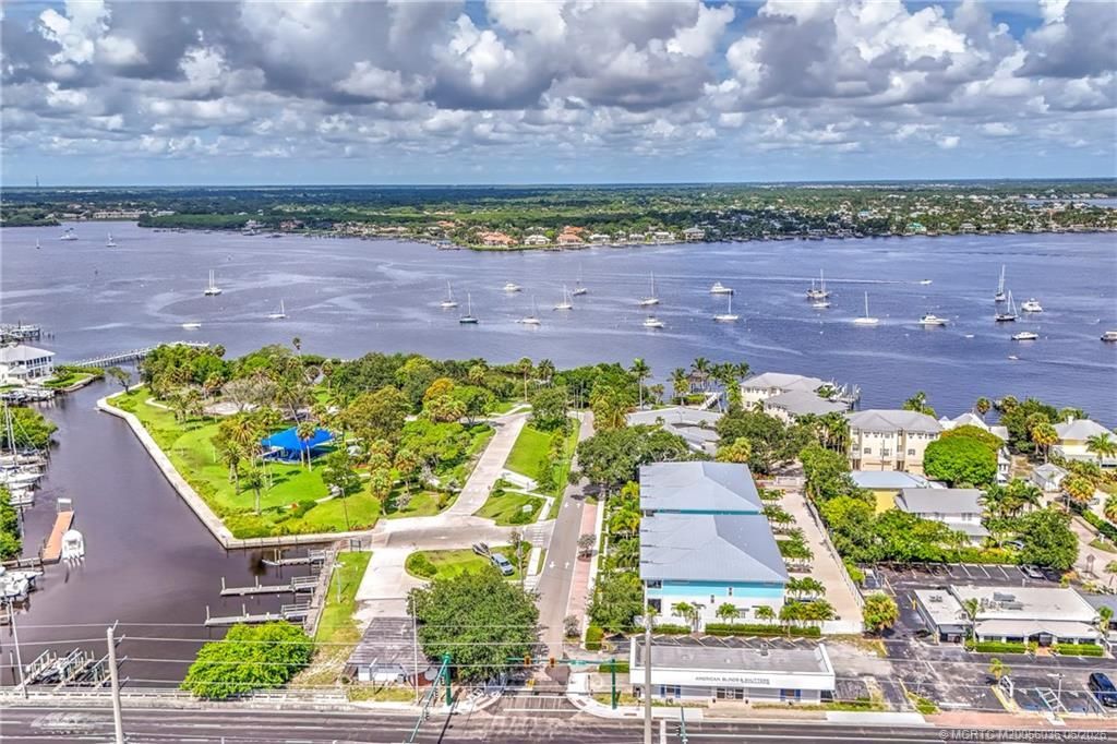 412 SW Akron Avenue, Stuart, FL 34994 Photo