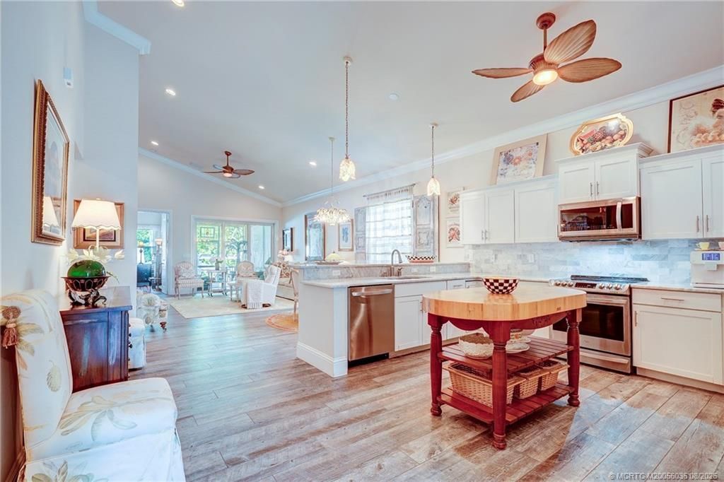 412 SW Akron Avenue, Stuart, FL 34994 Photo