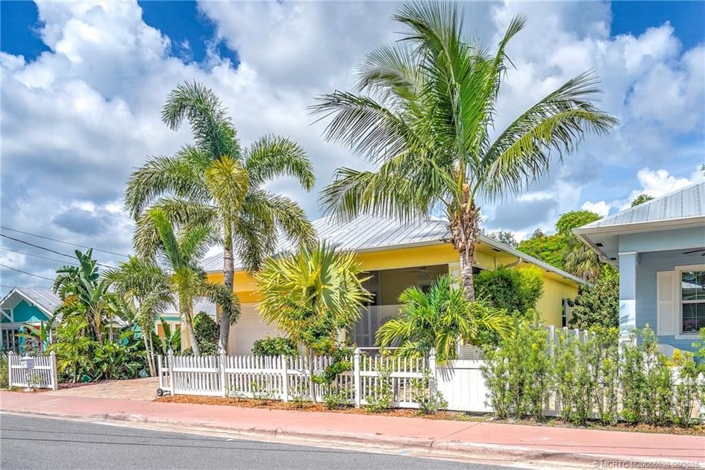 412 SW Akron Avenue, Stuart, FL 34994 Photo