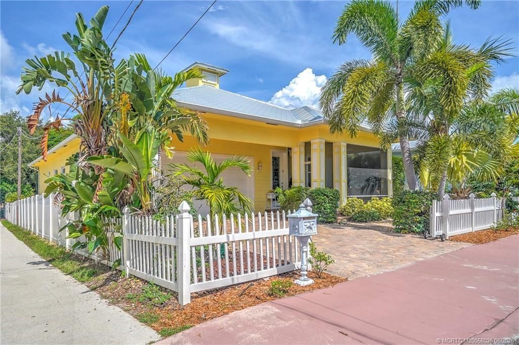 412 SW Akron Avenue, Stuart, FL 34994 Photo