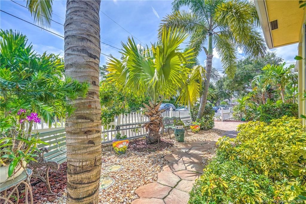 412 SW Akron Avenue, Stuart, FL 34994 Photo