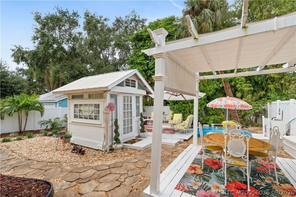 412 SW Akron Avenue, Stuart, FL 34994 Photo