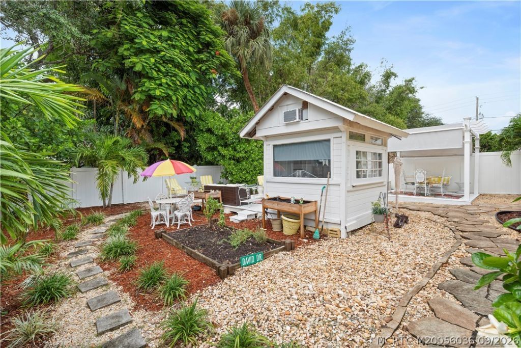 412 SW Akron Avenue, Stuart, FL 34994 Photo