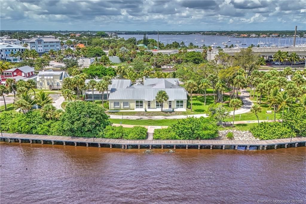 412 SW Akron Avenue, Stuart, FL 34994 Photo