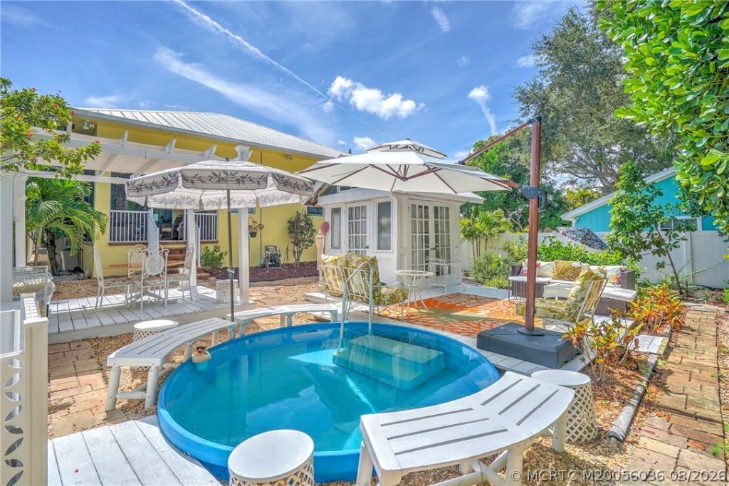 412 SW Akron Avenue, Stuart, FL 34994 Photo