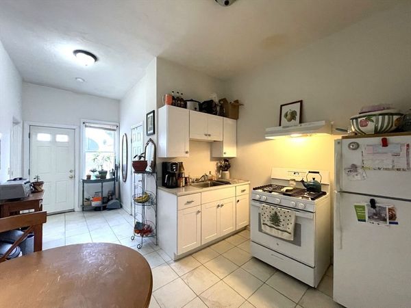 3 Cedar Street, Unit 2, Cambridge, MA 02140
