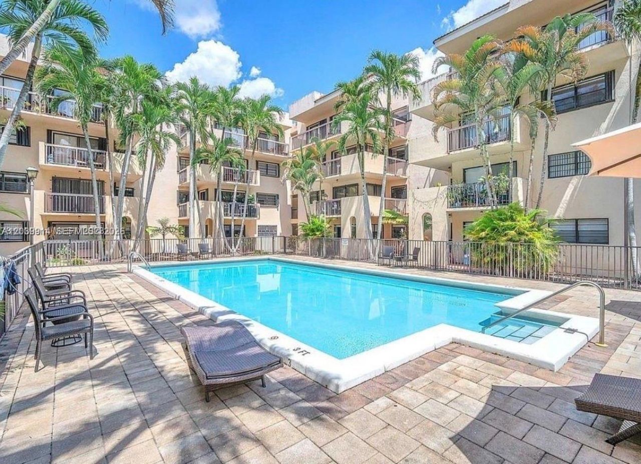 995 SW 84th Ave , Unit 223, Miami, FL 33144 Photo