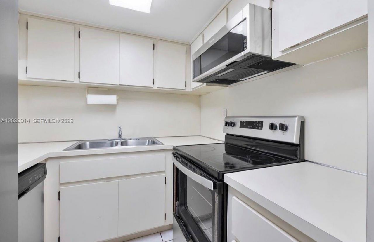 995 SW 84th Ave , Unit 223, Miami, FL 33144 Photo