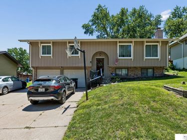 13917 X Circle, Omaha, NE 68137