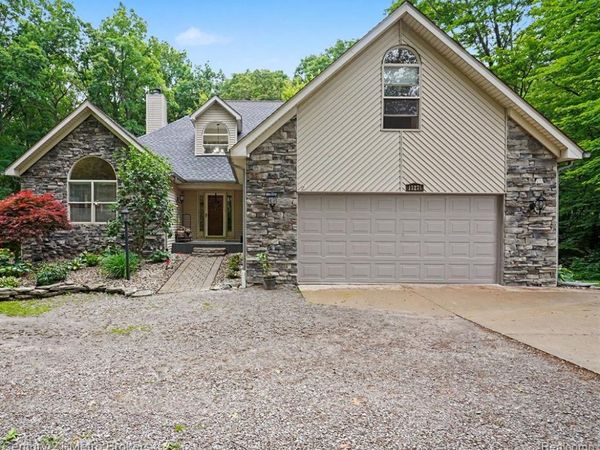 13275 Old Oaks Drive, Tyrone Twp, MI 48430