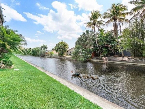 109 Royal Park Drive, Unit 2c, Oakland Park, FL 33309