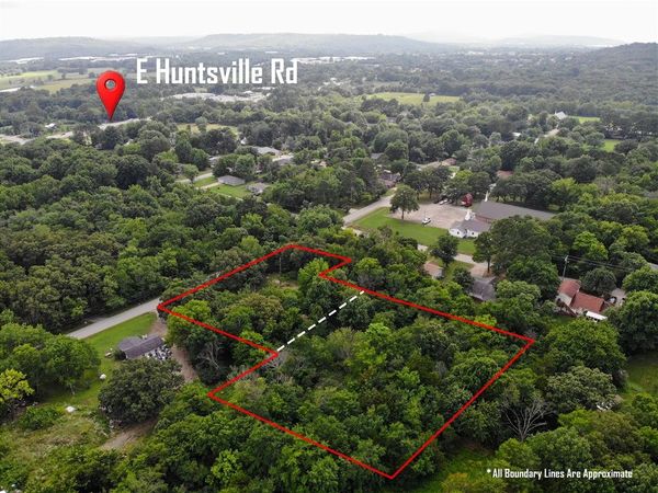 2860 Wyman Road , Fayetteville, AR 72701