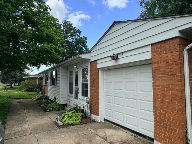 100 Inwood Road, West Jefferson, OH 43162 Photo 3