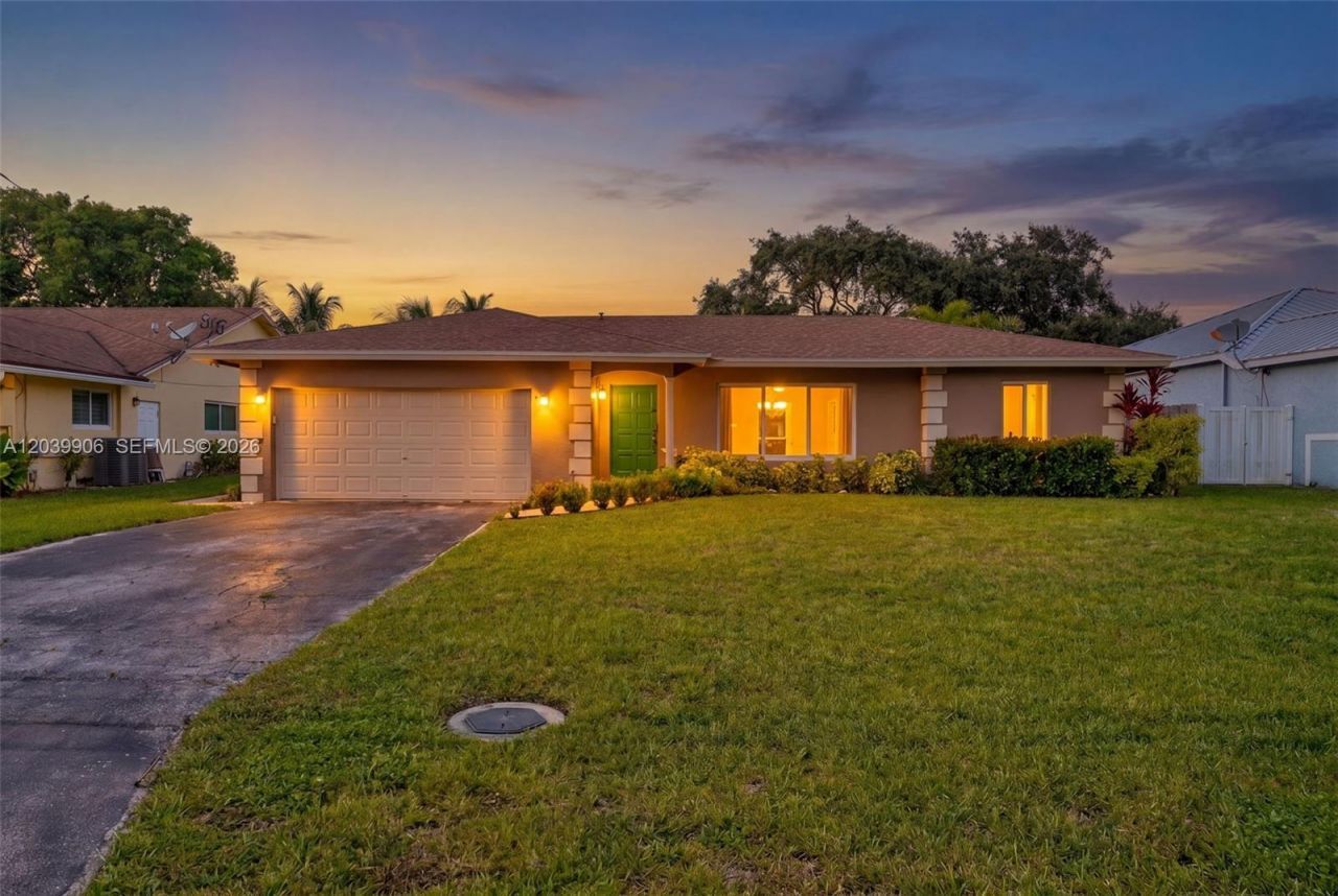 4831 NW 77th Ct, Pompano Beach, FL 33073 Photo