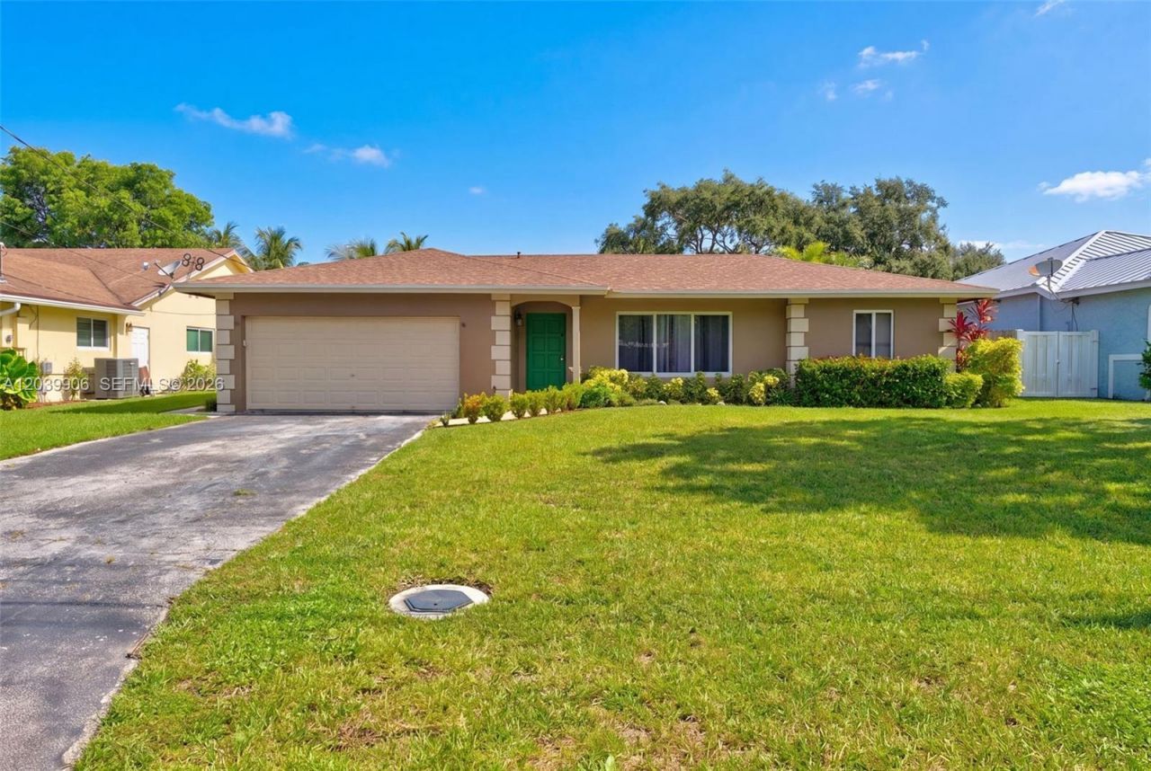 4831 NW 77th Ct, Pompano Beach, FL 33073 Photo