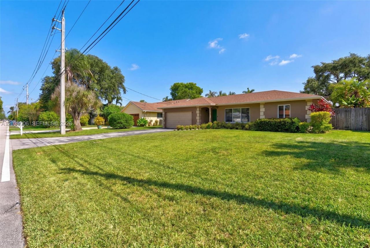 4831 NW 77th Ct, Pompano Beach, FL 33073 Photo