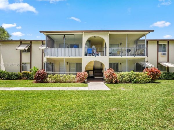 5839 La Pinata Blvd , Unit C-2, Green Acres, FL 33463